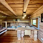 Lakeside With Saunas, Hot-tub Options