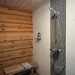 Lakeside With Saunas, Hot-tub Options Antsla