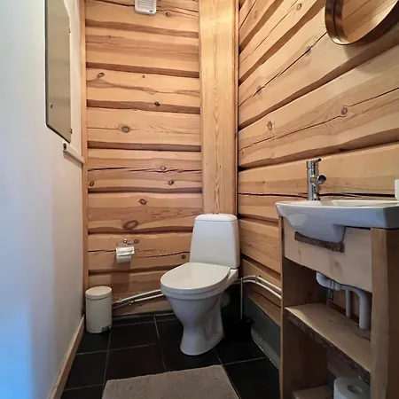 Alpstuga Lakeside With Saunas, Hot-tub Options