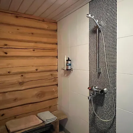 Lakeside With Saunas, Hot-tub Options Antsla